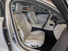 Volvo V90 D4 Momentum - U9063