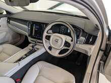 Volvo V90 D4 Momentum - U9063