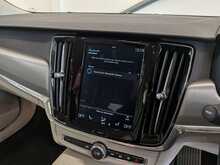 Volvo V90 D4 Momentum - U9063