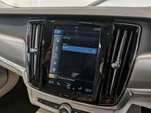Volvo V90 D4 Momentum - U9063