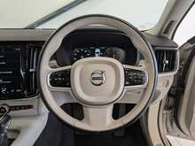 Volvo V90 D4 Momentum - U9063