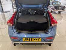 Volvo V40 D3 R-Design - U9071