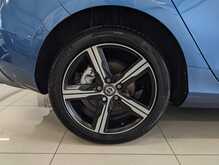 Volvo V40 D3 R-Design - U9071