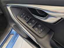 Volvo V40 D3 R-Design - U9071