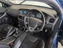Volvo V40 D3 R-Design - U9071
