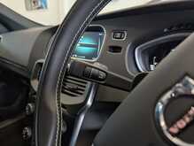 Volvo V40 D3 R-Design - U9071