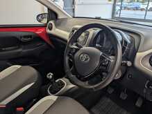 Toyota AYGO VVT-i x-play - U9086