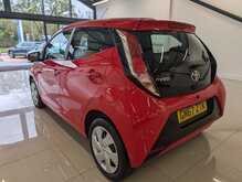 Toyota AYGO VVT-i x-play - U9086