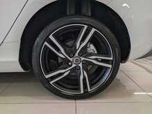 Volvo V40 D4 R-Design Pro - U9108