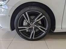 Volvo V40 D4 R-Design Pro - U9108