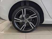 Volvo V40 D4 R-Design Pro - U9108