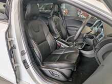 Volvo V40 D4 R-Design Pro - U9108