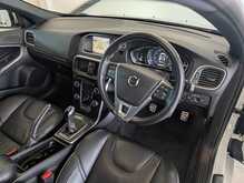 Volvo V40 D4 R-Design Pro - U9108
