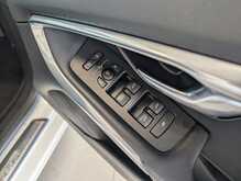 Volvo V40 D4 R-Design Pro - U9108