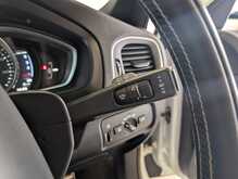 Volvo V40 D4 R-Design Pro - U9108