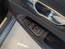 Volvo XC60 D4 Momentum Pro - U9158