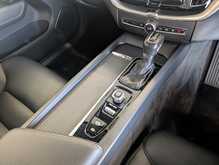Volvo XC60 D4 Momentum Pro - U9158
