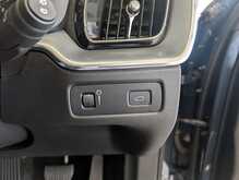 Volvo XC60 D4 Momentum Pro - U9158