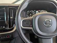 Volvo XC60 D4 Momentum Pro - U9158