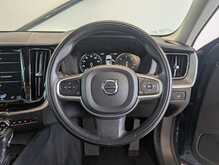 Volvo XC60 D4 Momentum Pro - U9158