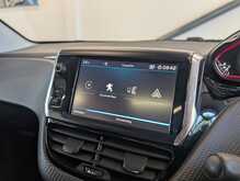 Peugeot 2008 PureTech GT Line - U9183