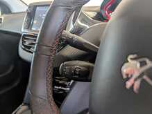 Peugeot 2008 PureTech GT Line - U9183