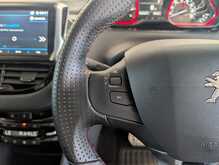 Peugeot 2008 PureTech GT Line - U9183