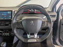 Peugeot 2008 PureTech GT Line - U9183