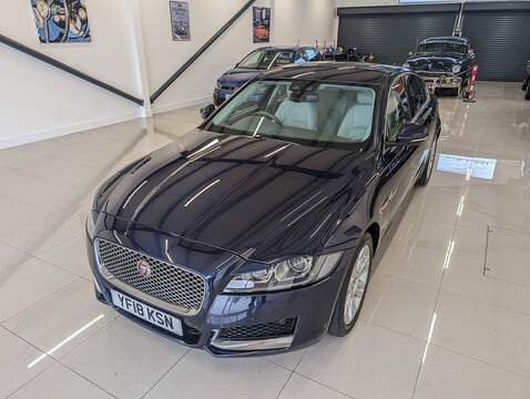 2.0i Portfolio Saloon 4dr Petrol Auto Euro 6 (s/s) (250 ps)