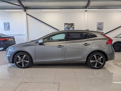 2.0 T2 R-Design Hatchback 5dr Petrol Manual Euro 6 (s/s) (122 ps)