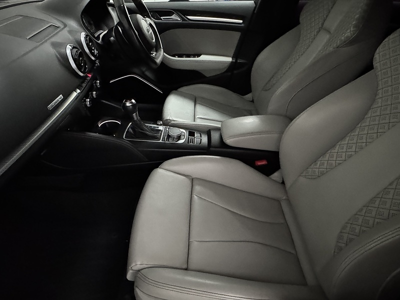 Audi RS3 2.5 TFSI Sportback 5dr Petrol S Tronic quattro Euro 6 (s/s) (367 ps) - U1002
