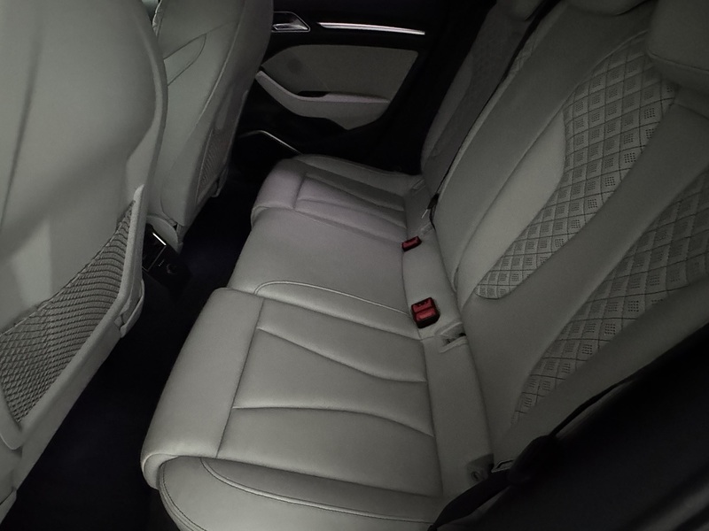 Audi RS3 2.5 TFSI Sportback 5dr Petrol S Tronic quattro Euro 6 (s/s) (367 ps) - U1002