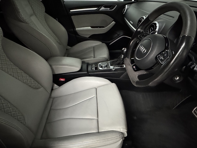 Audi RS3 2.5 TFSI Sportback 5dr Petrol S Tronic quattro Euro 6 (s/s) (367 ps) - U1002