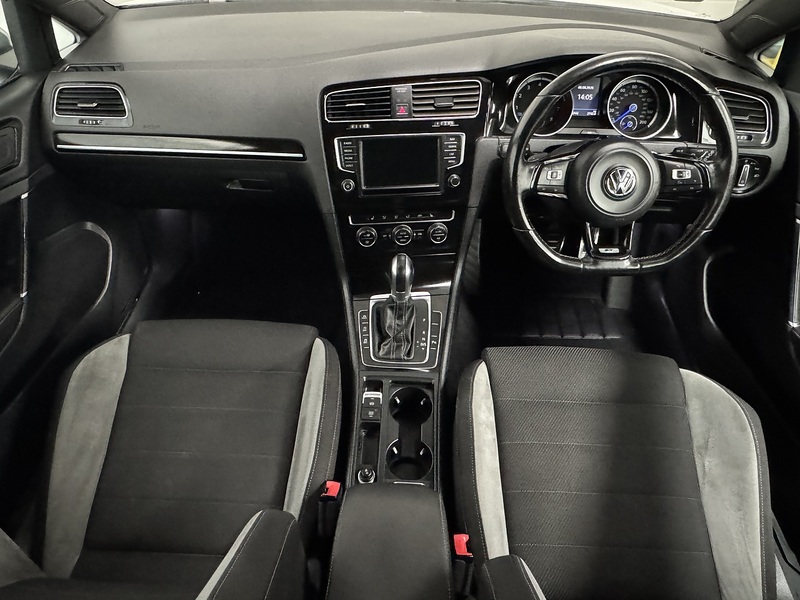 Volkswagen Golf 2.0 TSI BlueMotion Tech R Hatchback 3dr Petrol DSG 4Motion Euro 6 (s/s) (300 ps) - U1004