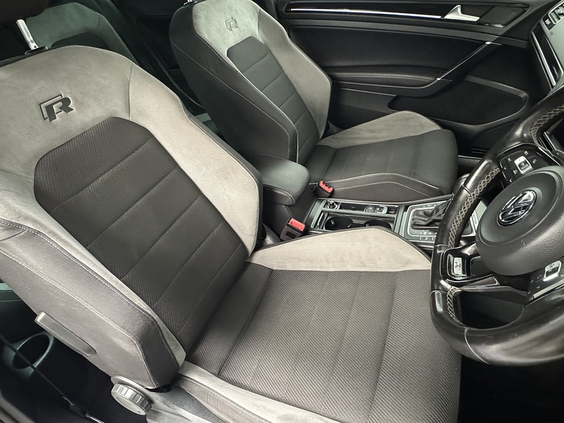 Volkswagen Golf 2.0 TSI BlueMotion Tech R Hatchback 3dr Petrol DSG 4Motion Euro 6 (s/s) (300 ps) - U1004