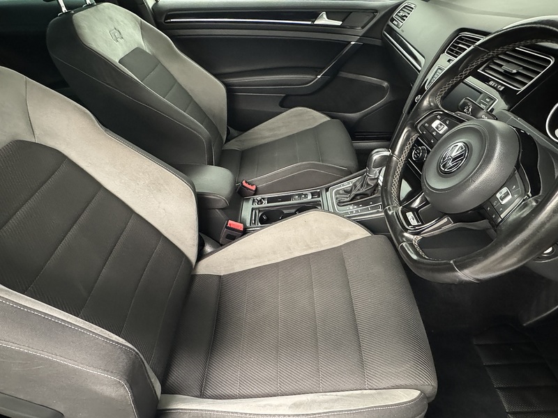 Volkswagen Golf 2.0 TSI BlueMotion Tech R Hatchback 3dr Petrol DSG 4Motion Euro 6 (s/s) (300 ps) - U1004