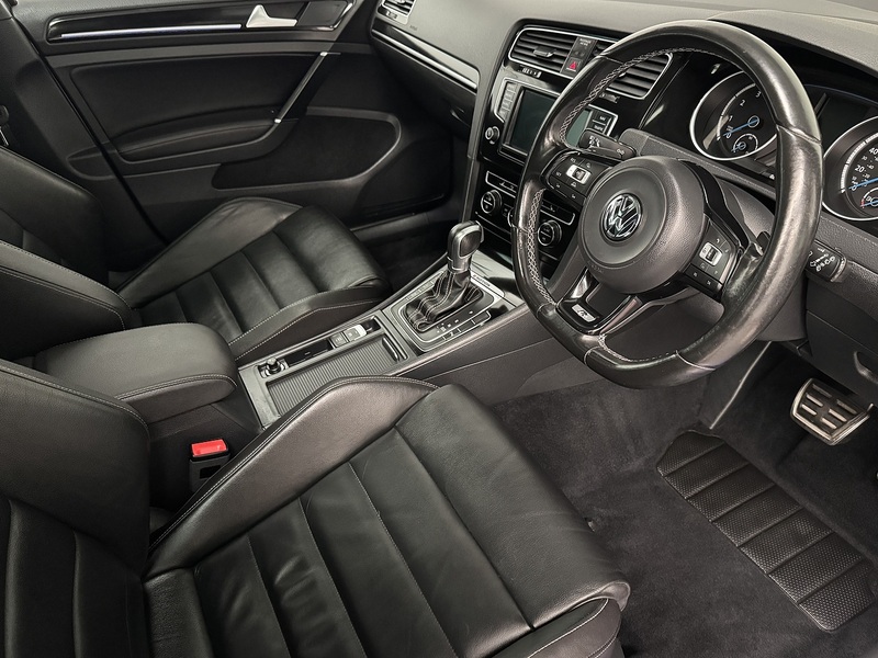 Volkswagen Golf 2.0 TSI BlueMotion Tech R Hatchback 5dr Petrol DSG 4Motion Euro 6 (s/s) (300 ps) - U1018