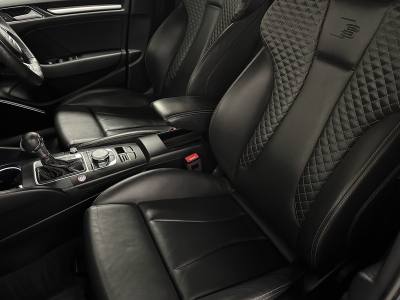 Audi S3 2.0 TFSI Black Edition Sportback 5dr Petrol S Tronic quattro Euro 6 (s/s) (300 ps) - U1019