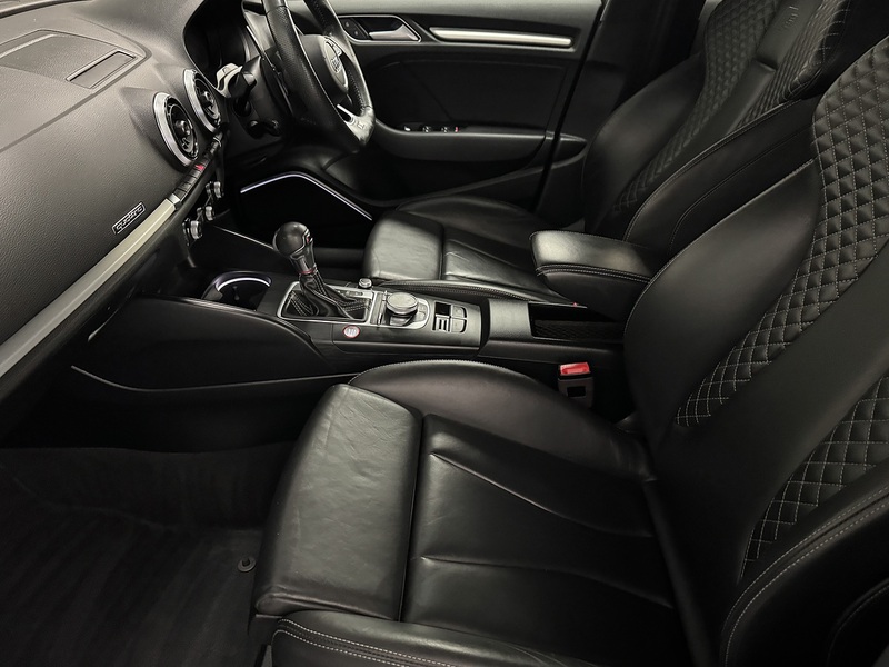 Audi S3 2.0 TFSI Black Edition Sportback 5dr Petrol S Tronic quattro Euro 6 (s/s) (300 ps) - U1019