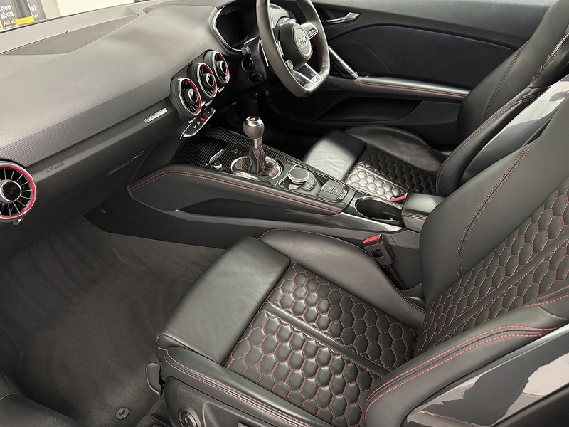 Audi TT RS 2.5 TFSI Sport Edition Coupe 3dr Petrol S Tronic quattro Euro 6 (s/s) (400 ps) - U1042