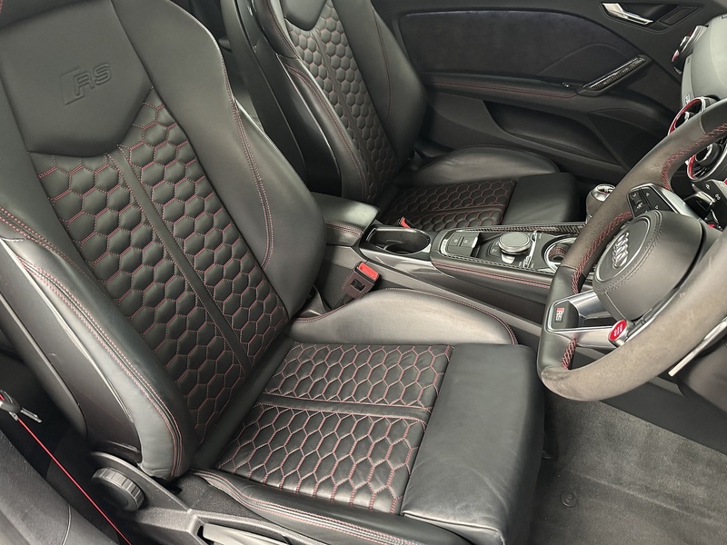 Audi TT RS 2.5 TFSI Sport Edition Coupe 3dr Petrol S Tronic quattro Euro 6 (s/s) (400 ps) - U1042