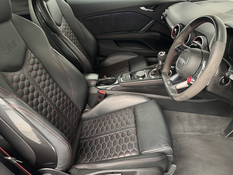 Audi TT RS 2.5 TFSI Sport Edition Coupe 3dr Petrol S Tronic quattro Euro 6 (s/s) (400 ps) - U1042