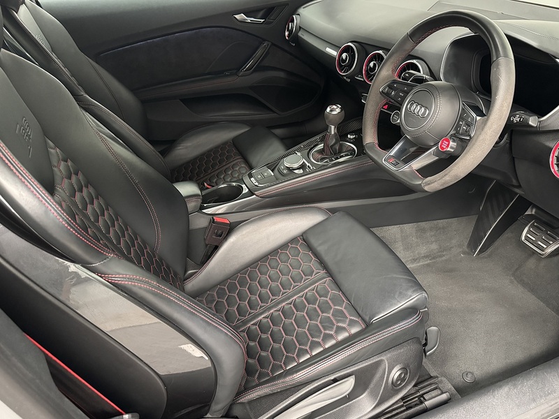 Audi TT RS 2.5 TFSI Sport Edition Coupe 3dr Petrol S Tronic quattro Euro 6 (s/s) (400 ps) - U1042
