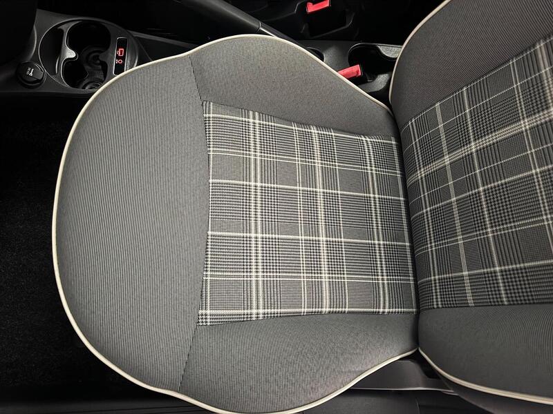 Fiat 500 1.2 Lounge Hatchback 3dr Petrol Manual Euro 6 (s/s) (69 bhp) - U581