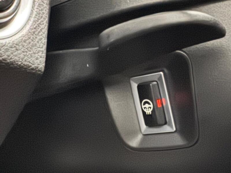 BMW 3 Series 3.0 335d M Sport Shadow Edition Touring 5dr Diesel Auto xDrive Euro 6 (s/s) (313 ps) - U584