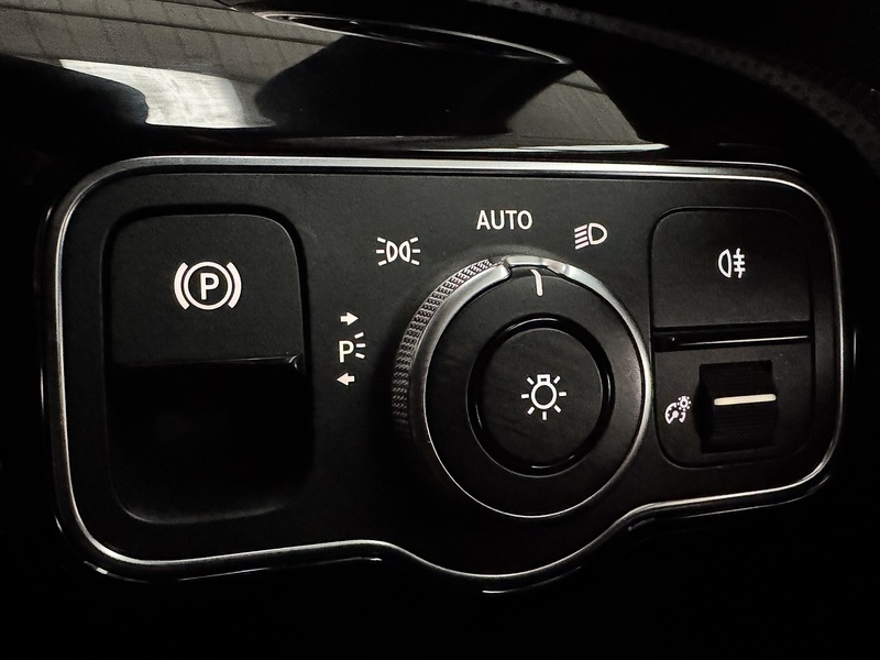 Mercedes-Benz A Class 2.0 A220d AMG Line Hatchback 5dr Diesel 8G-DCT Euro 6 (s/s) (190 ps) - U590