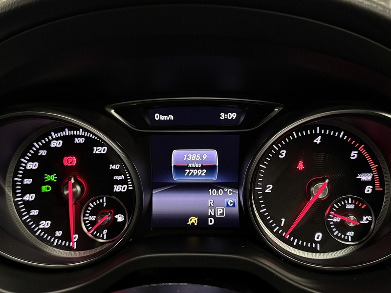 Mercedes-Benz GLA 2.1 GLA220d AMG Line (Premium) SUV 5dr Diesel 7G-DCT 4MATIC Euro 6 (s/s) (177 ps) - U591