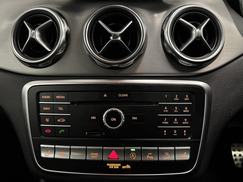 Mercedes-Benz GLA 2.1 GLA220d AMG Line (Premium) SUV 5dr Diesel 7G-DCT 4MATIC Euro 6 (s/s) (177 ps) - U591