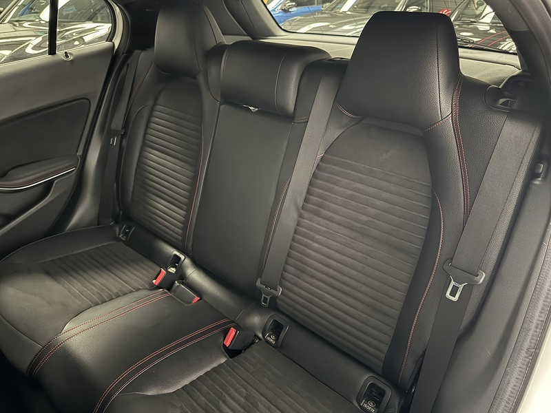 Mercedes-Benz GLA 2.1 GLA220d AMG Line (Premium) SUV 5dr Diesel 7G-DCT 4MATIC Euro 6 (s/s) (177 ps) - U591