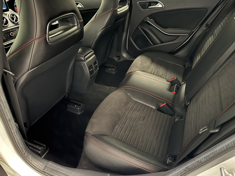 Mercedes-Benz GLA 2.1 GLA220d AMG Line (Premium) SUV 5dr Diesel 7G-DCT 4MATIC Euro 6 (s/s) (177 ps) - U591